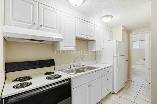 1138 Corona St., 202, Denver, CO 80218