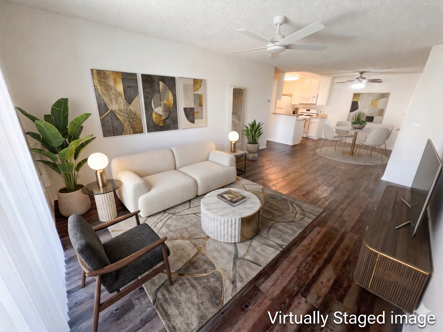 North Hollywood Apartment: 11018 Moorpark Street