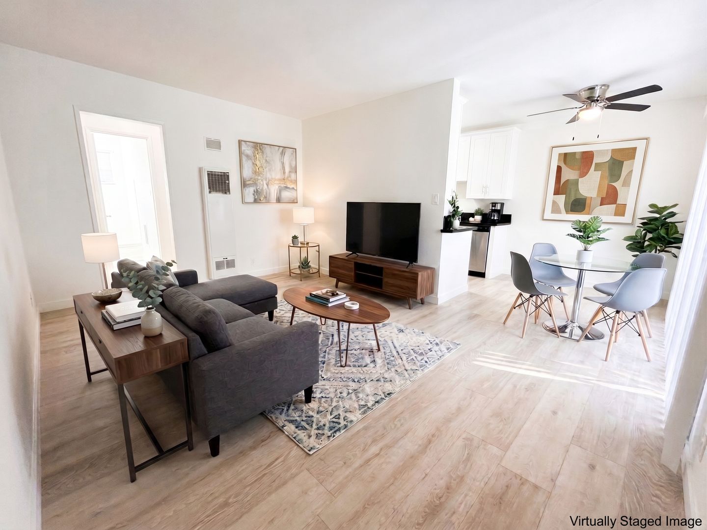 Los Angeles Apartment: 3729 McLaughlin Avenue