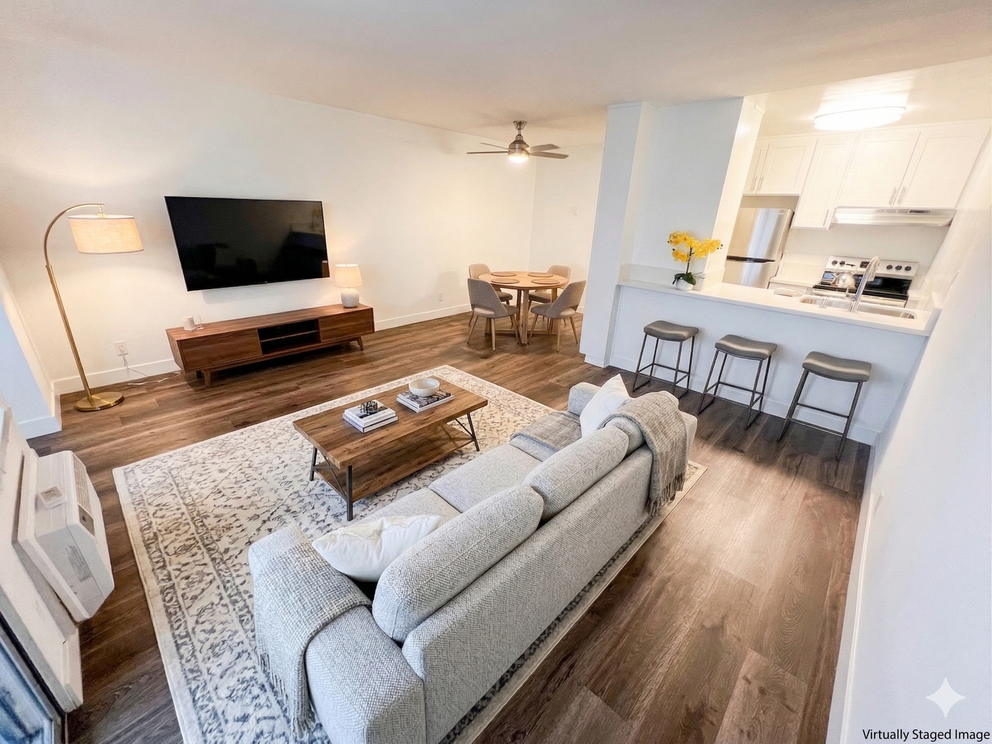 Encino Apartment: 5132 White Oak