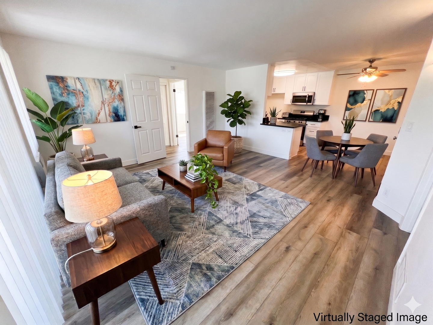 North Hollywood Apartment: 11018 Moorpark Street