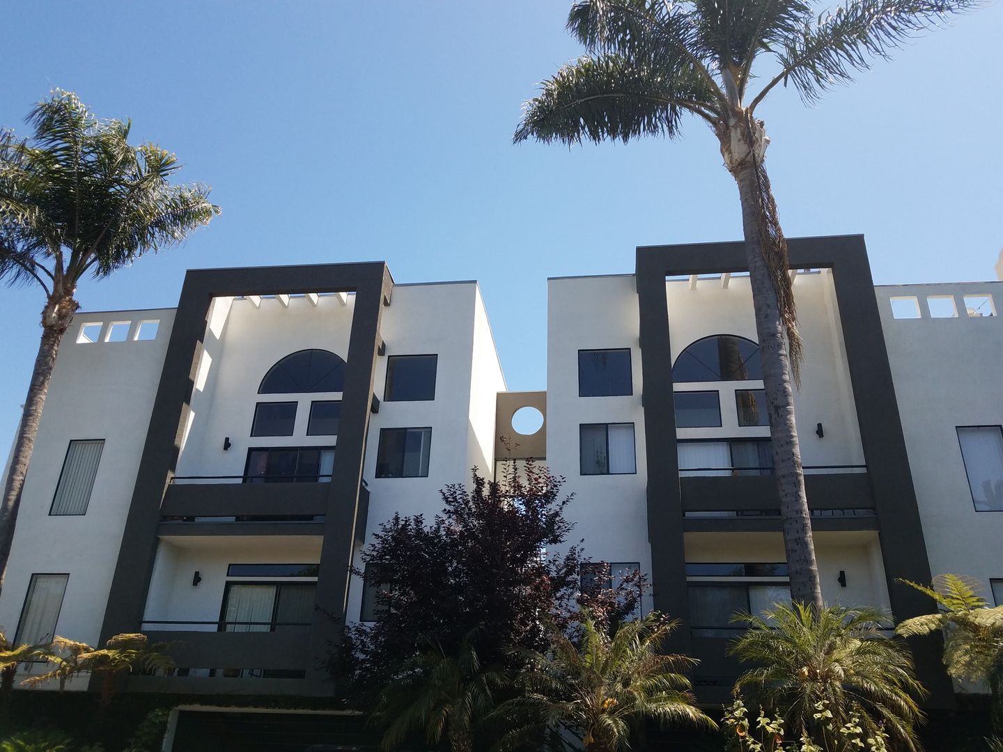 Studio City Apartment: 13028 Valleyheart Drive