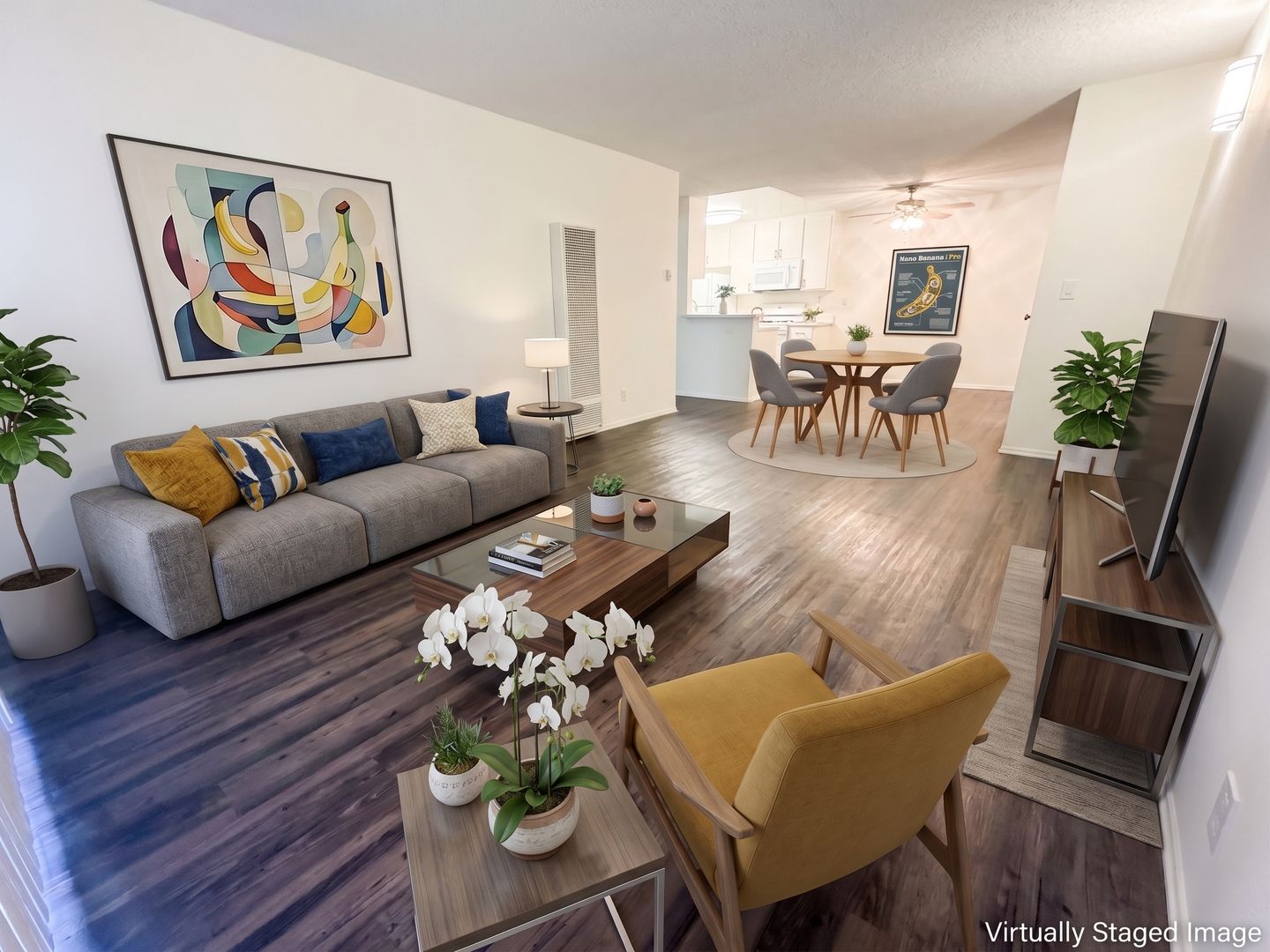 North Hollywood Apartment: 11018 Moorpark Street