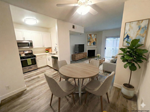 Modern 1 Bedroom 1 Bathroom – photo 1
