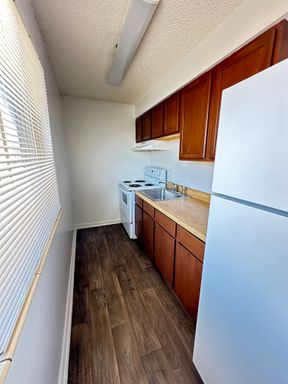 1420 W 71st Pl #107 | L&L Special: 6 WEEKS FREE - Cozy 2 Bed/1 Bath w/ Private Entry & Parking in Denver! – photo 1