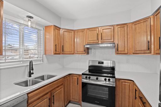 4th Avenue Townhomes #390 | 2 WEEKS FREE + FREE AC! Spacious 3BR Home Near Belmar! – photo 1