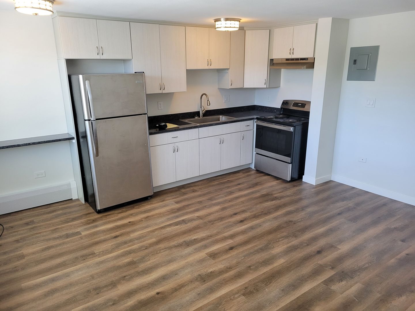 Englewood Apartment: 3377 S Clarkson St.