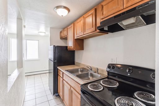 Berkshire Square #1304 | 1 MONTH FREE 1BR Apartment in Denver's South Platte Neighborhood! – photo 1