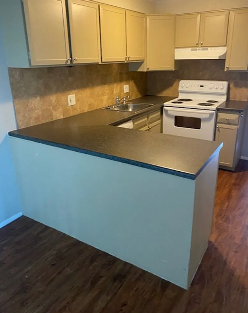 Lakewood Apartment: 6464 West 13th Avenue