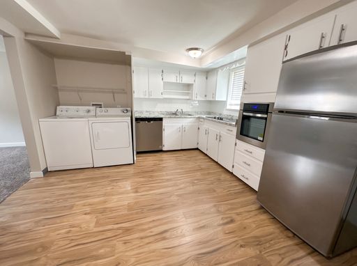 2575 Jellison St | 1 MONTH FREE - Newly Renovated 2-Bed / 1 Bath Apartment in Lakewood! – photo 1