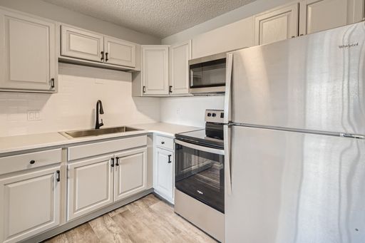 Riverbend Apts #206 | 1 MONTH FREE - Renovated 1 Bed Apt in Colorado Springs! – photo 1