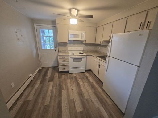 1099 Westmoreland Rd #2 | 1 MONTH FREE - Charming 2 Bedroom Home with Mountain Views! – photo 1