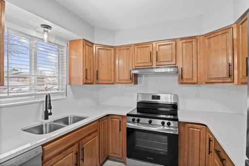 4th Avenue Townhomes #396 | 2 WEEKS FREE + FREE AC! Spacious 3BR Home Near Belmar! – photo 1