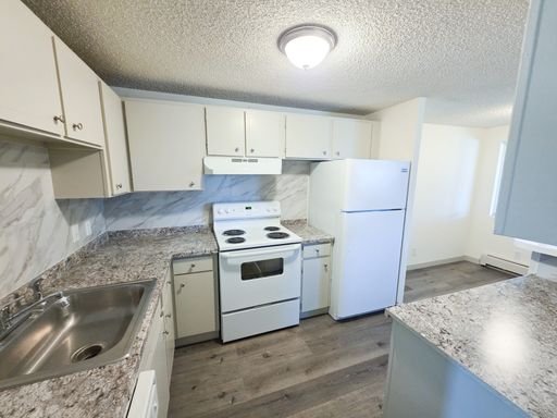 Sunstone A-214 - DECEMBER'S RENT FREE on this spacious 2bed/2bath! – photo 1