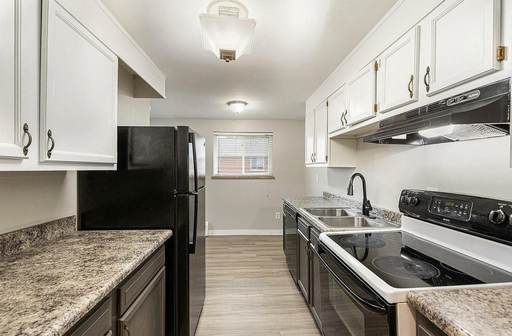 Allison West #1190-01 | Look & Lease Special: 1 MONTH FREE RENT - 2BR in Lakewood! – photo 1