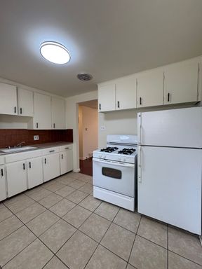 8th Place #7523 | 1 MONTH FREE - Spacious 2 Bed / 1 Bath Apartment in Lakewood! – photo 1