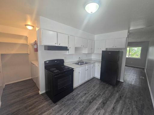 311 S Murray Blvd | 1 MONTH FREE - Spacious 2 Bed / 1 Bath Apt with In-Unit Washer/Dryer in Eastborough! – photo 1