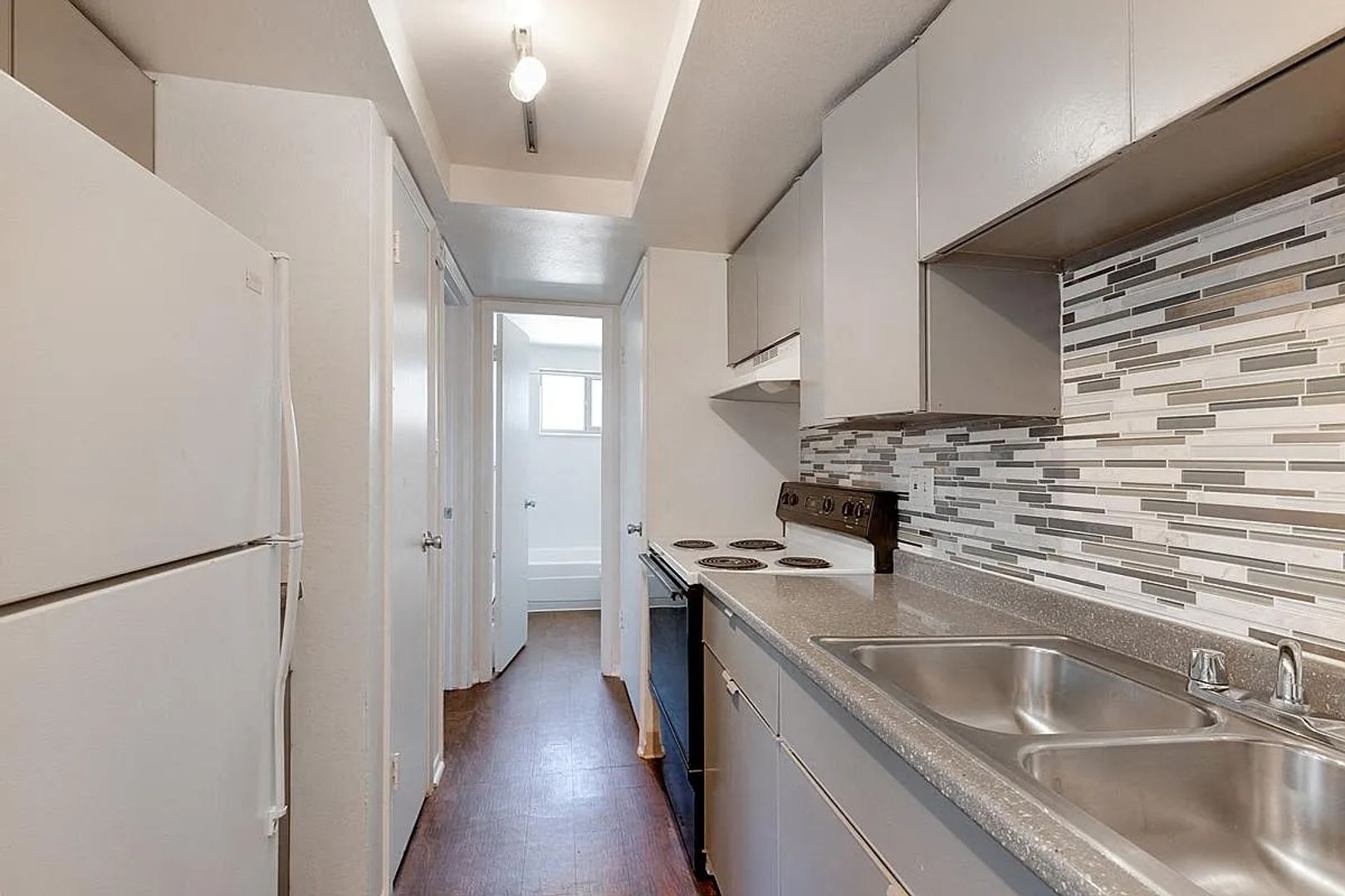 Denver Apartment: 809 North Dexter Street