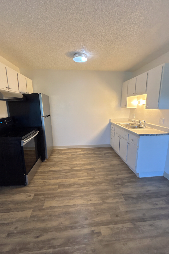 Colorado Springs Apartment: 3755 E La Salle St