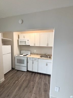 The Flats at Fountain | 1 MONTH FREE - Renovated Studio with balcony! – photo 1