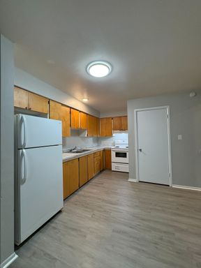 2700 Federal Blvd. #201 | 6 WEEKS FREE - Updated 2 Bed/ 1 Bath Near Downtown Denver! – photo 1