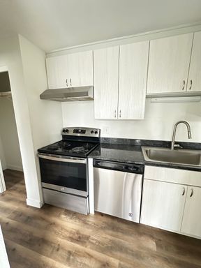 3377 S Clarkson St #107 | 1 MONTH FREE - Renovated 1-Bed Near Swedish Hospital + South Broadway! – photo 1