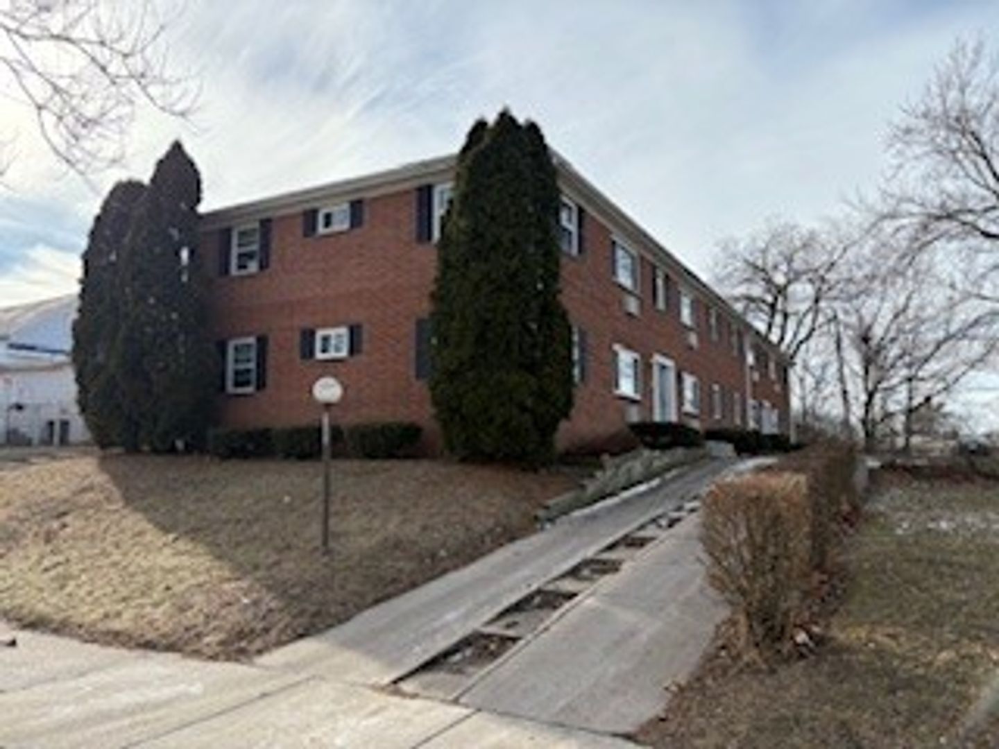 Milwaukee Apartment: 3555 S. Brust Ave.
