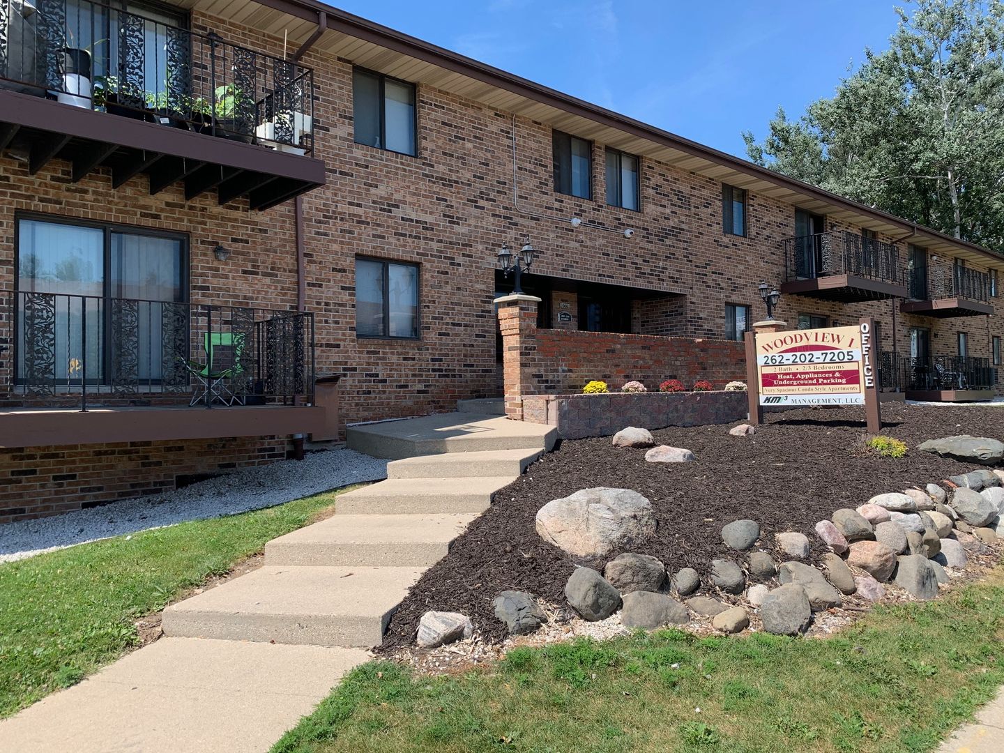 Milwaukee Apartment: 10001 W Appleton Ave