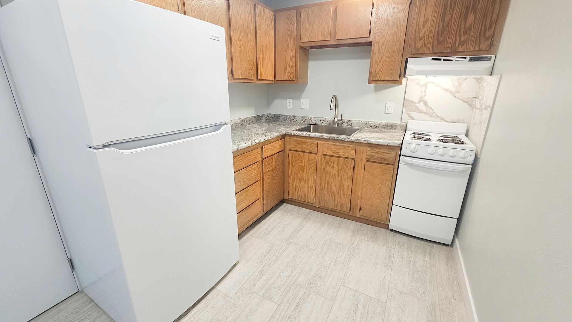 Des Moines Apartment: 3317 E 15th St