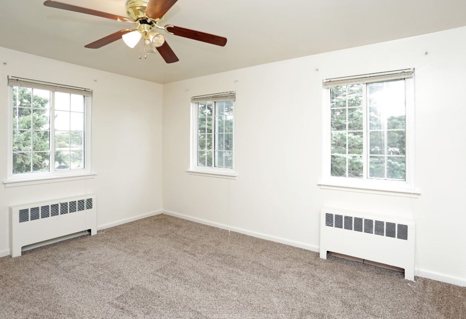 Des Moines Apartment: 4925 Franklin Ave