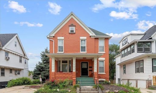Spacious 1,800 Sq. Ft. Rental with Basement & Parking – 618 N 40th St – photo 1