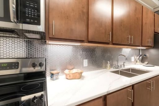 Modern 1BR Apartment with Stunning Natural Light – photo 1