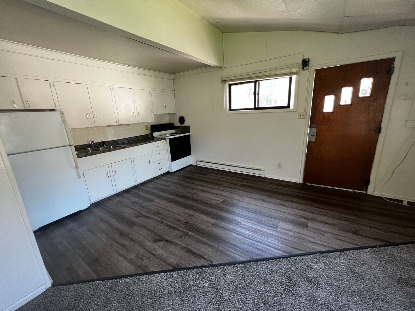 Council Bluffs Apartment: 1455 McPherson Ave