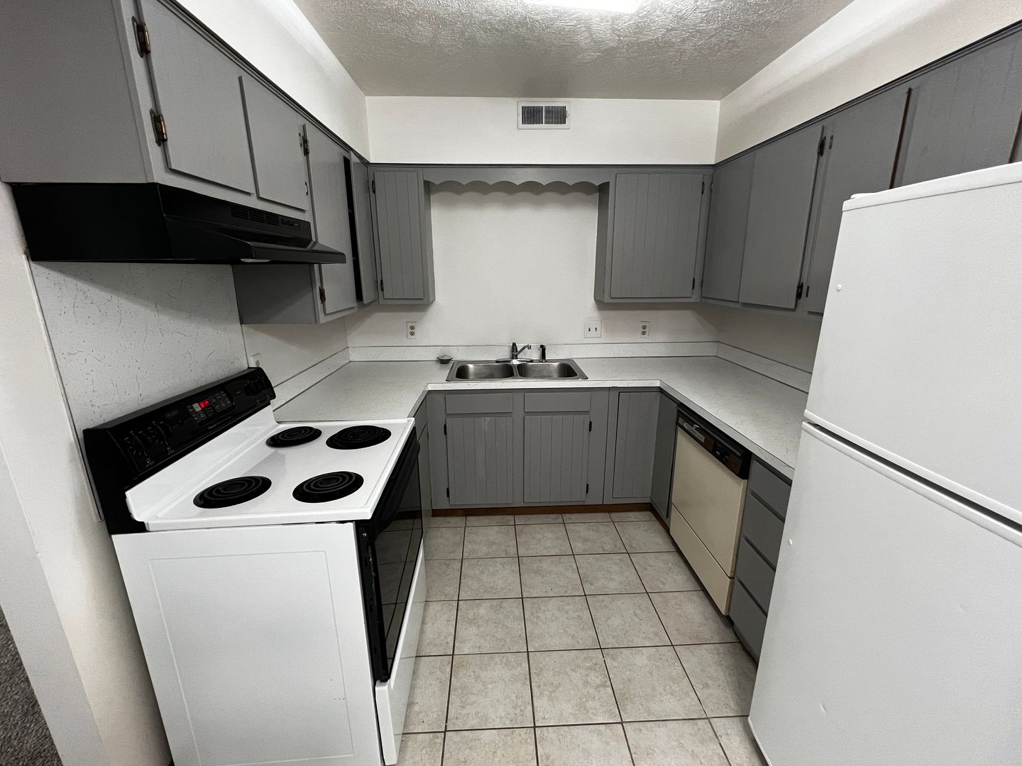 Council Bluffs Apartment: 147 Baughn ST