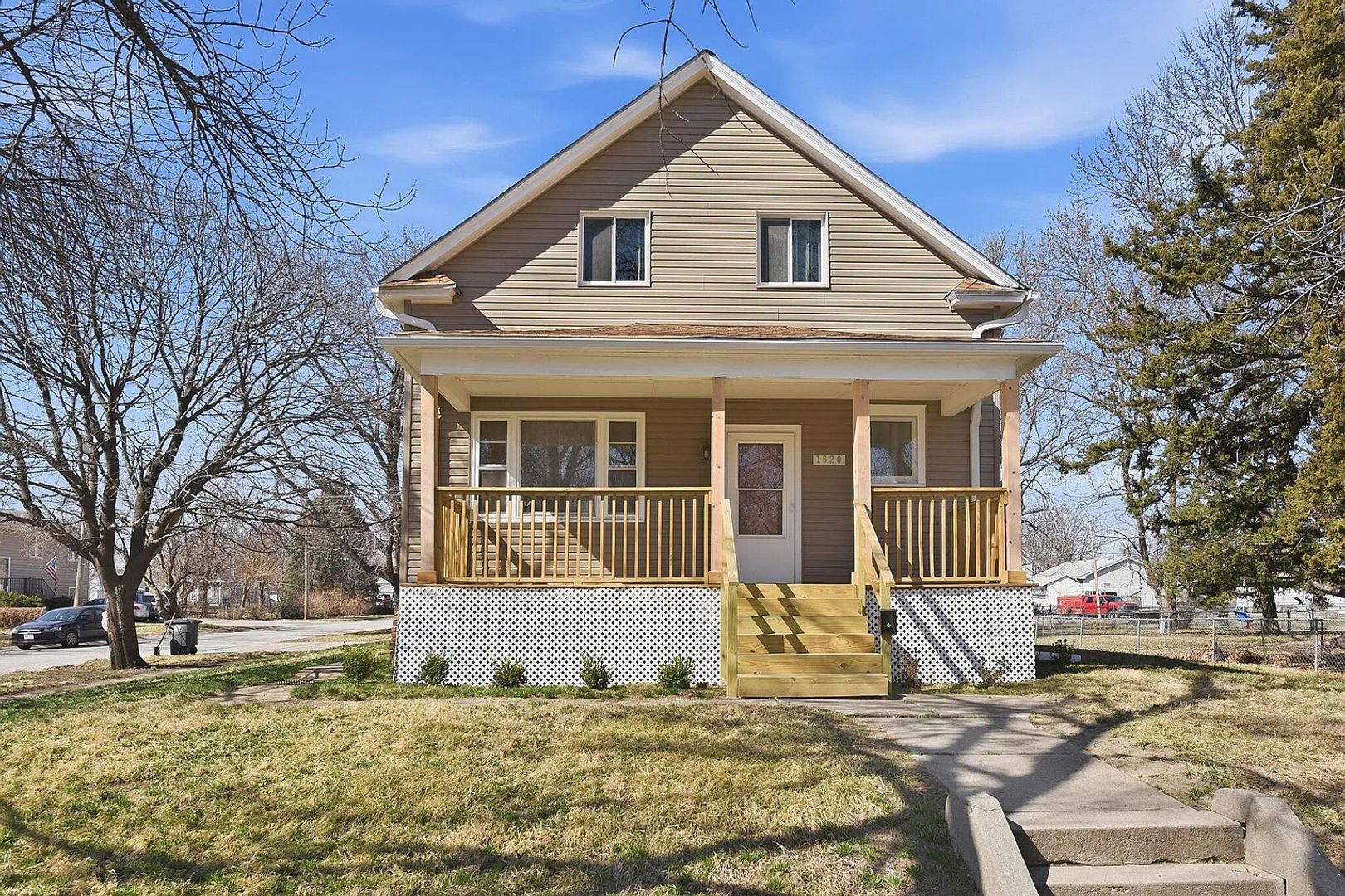 Council Bluffs House: 1620 S 9th St