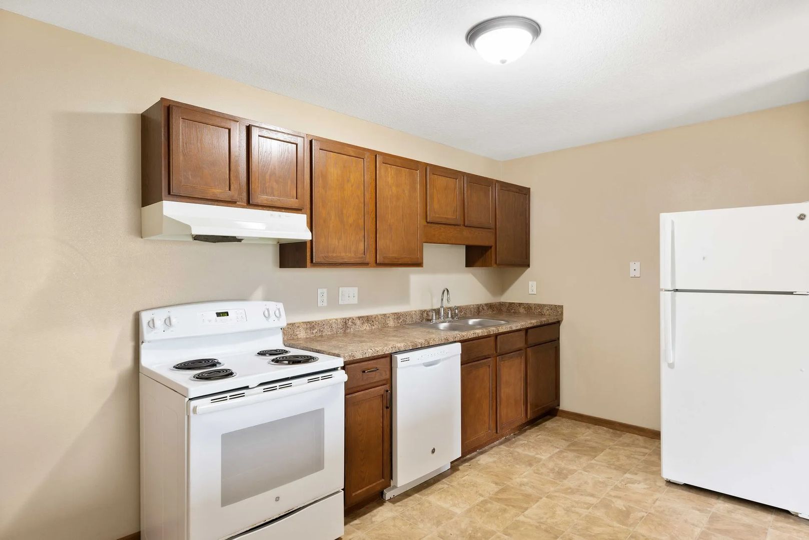 Des Moines Apartment: 3913 Hubbell Avenue