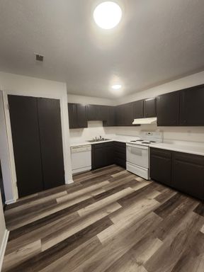 Spacious 2 Bedroom 2 Bath Apartment in East Side Council Bluffs – photo 1
