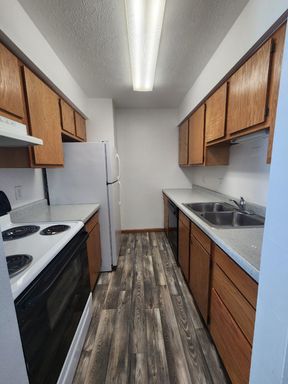 East Council Bluffs 2BD/1BA with Private Balcony – photo 1