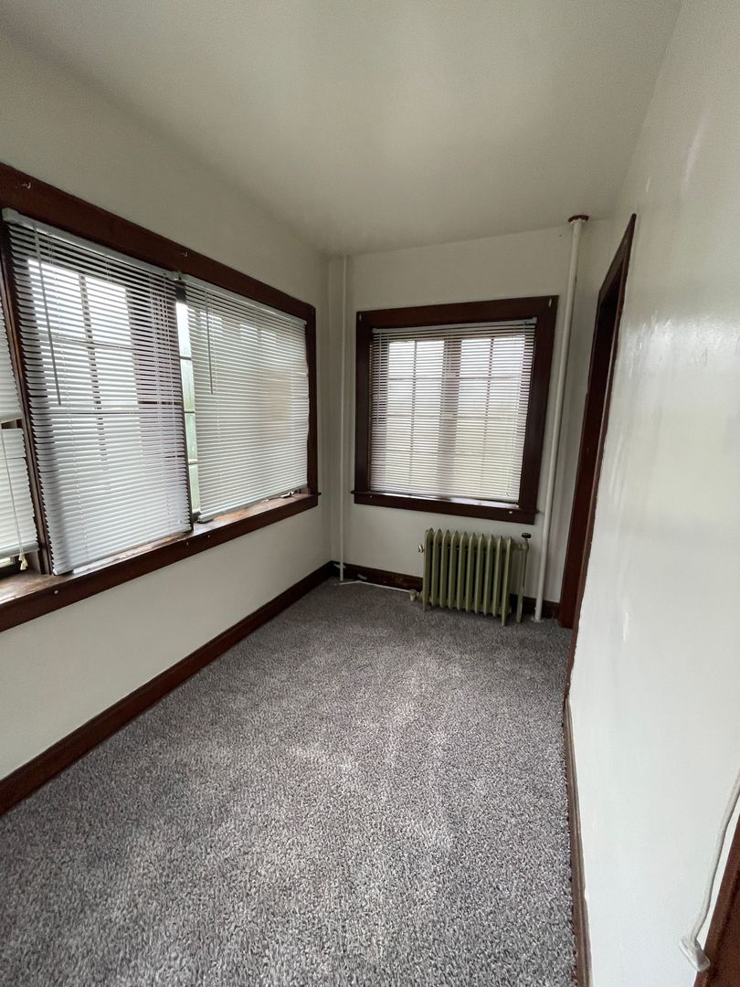 Council Bluffs Apartment: 255 Oakland Avenue