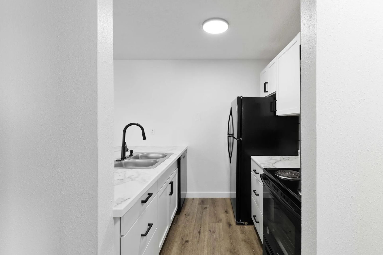 Des Moines Apartment: 3913 Hubbell Avenue