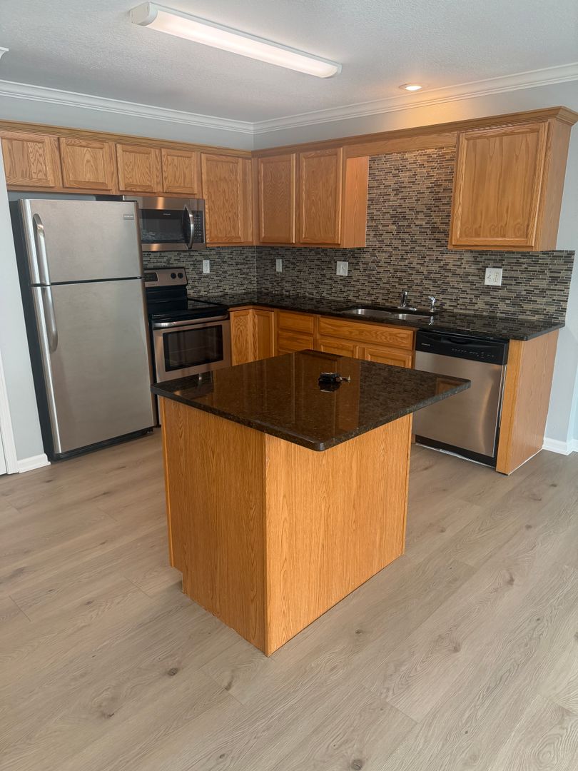 West Des Moines Townhome: 8302 Westown Pkwy