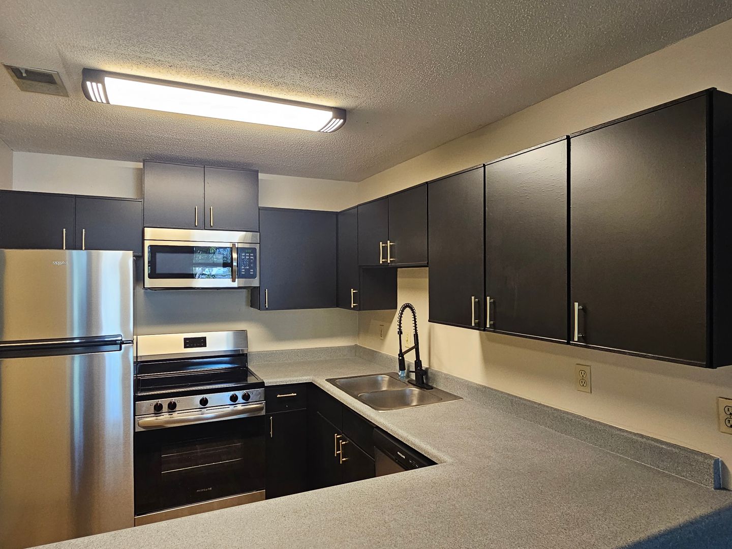 Omaha Apartment: 1730 S 11th St