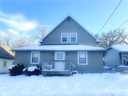 Top-Floor South Des Moines Apartment | Minutes to Downtown – photo 1
