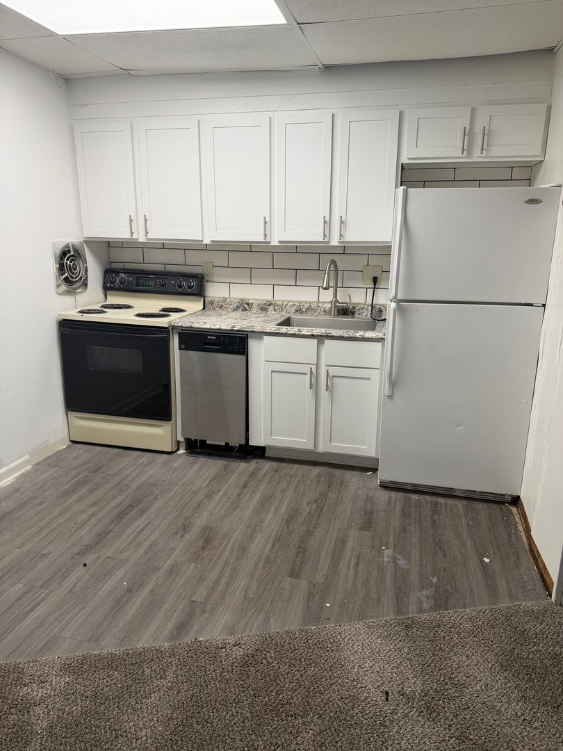 Council Bluffs Apartment: 1455 McPherson Ave