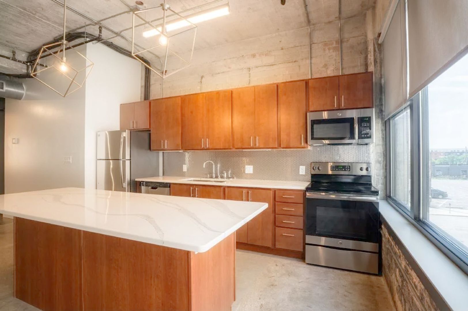 Des Moines Apartment: 200 10th St, Des Moines, IA