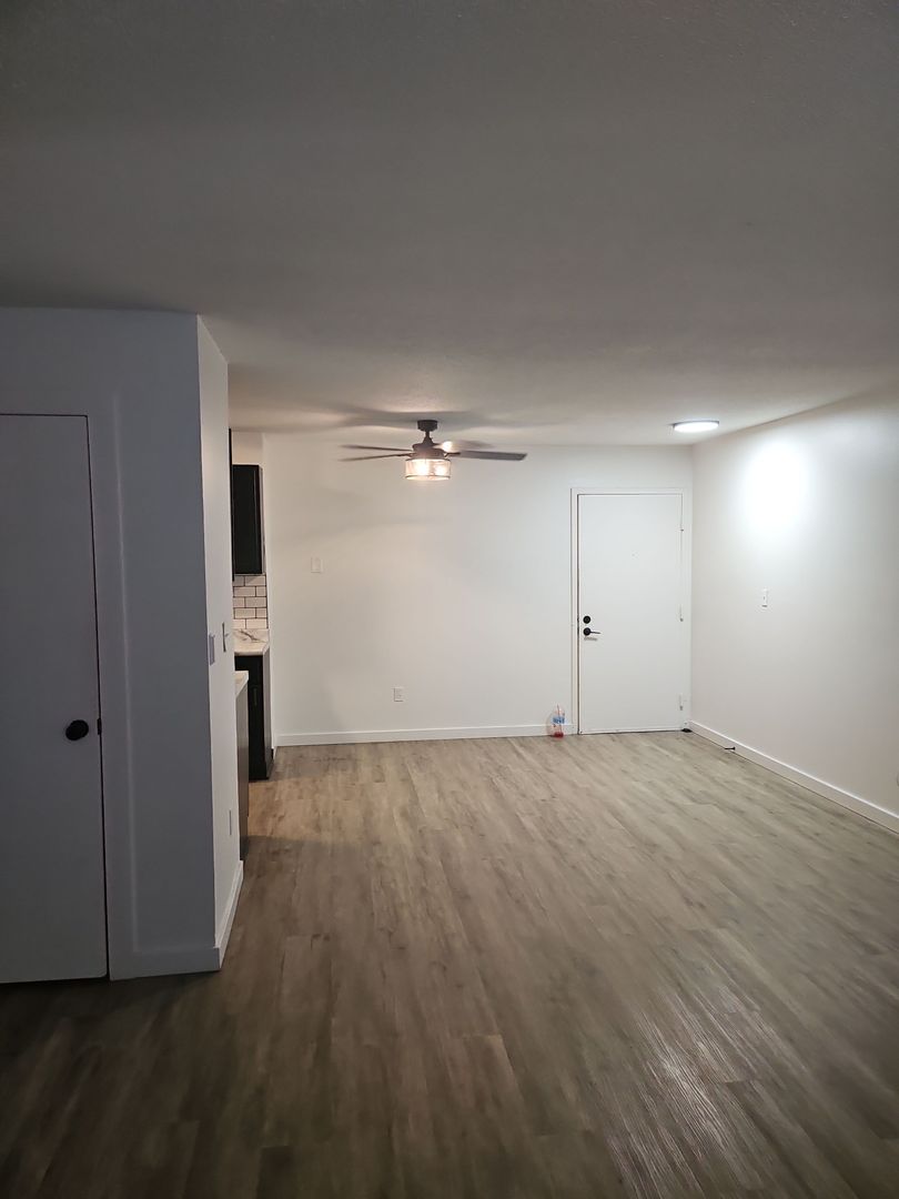 Des Moines Apartment: 6209 SE 5th St