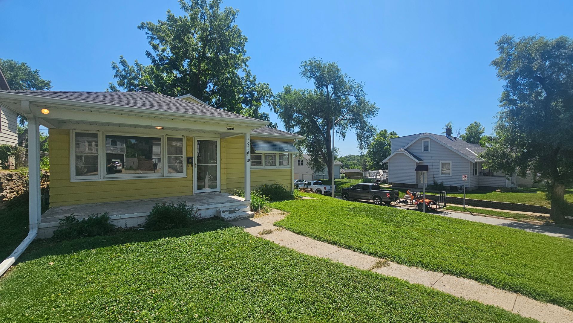 Omaha House: 2021 S 60th St