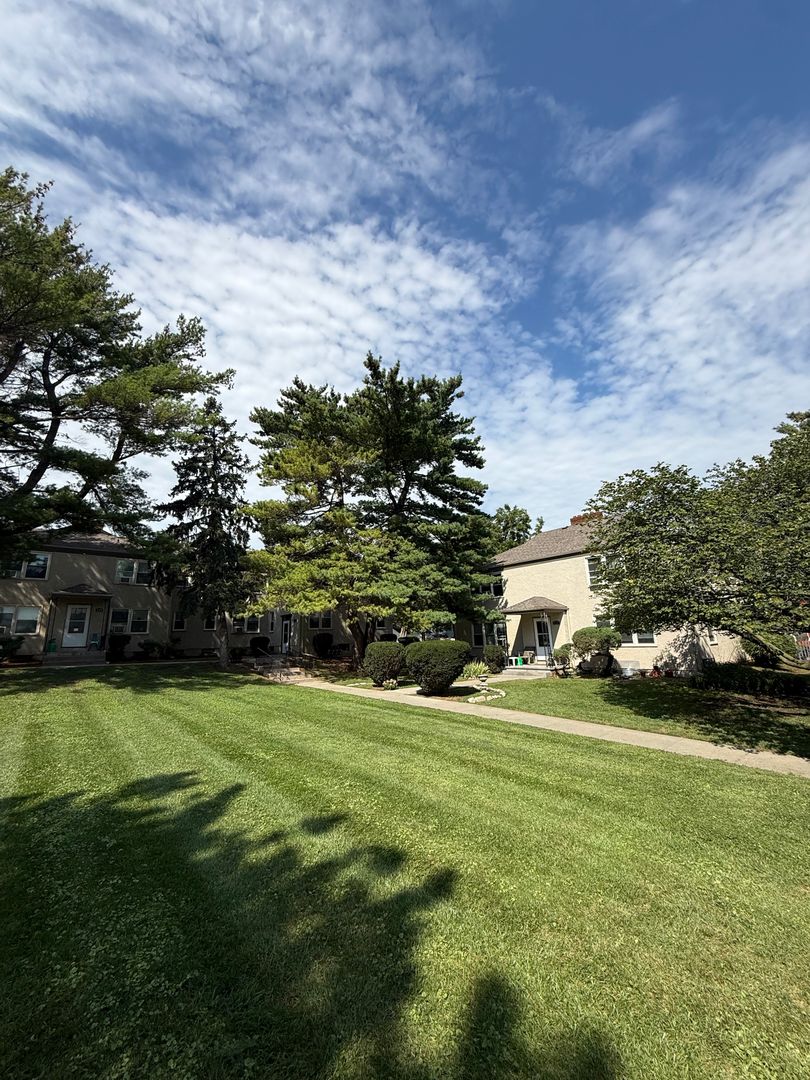 Omaha Apartment: 816–828 N 46th St