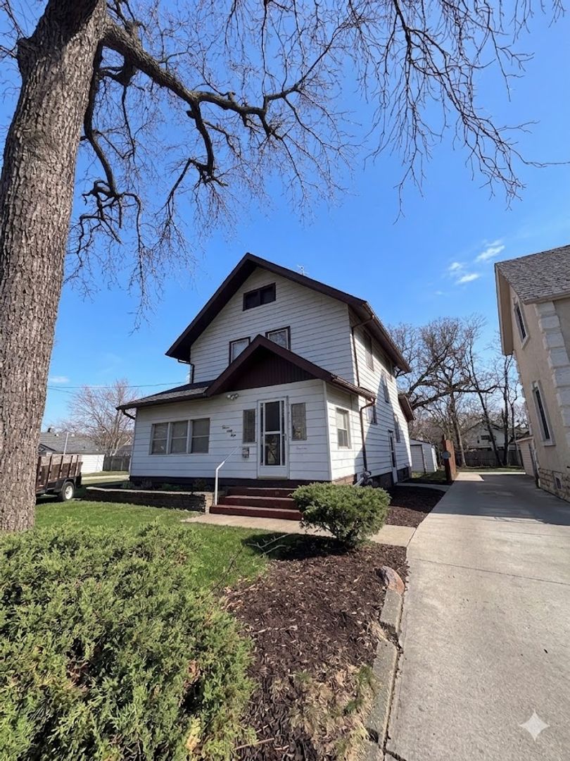 Des Moines, House: 1168 11th St,