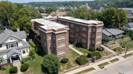 Gorgeous 1BD in Council Bluffs Historic District